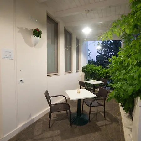 Oda ve Kahvaltı Dea 4*