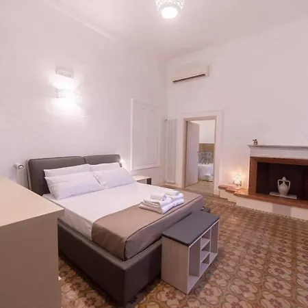 Dea Oda ve Kahvaltı 4*