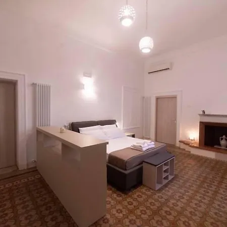 Dea Oda ve Kahvaltı Grottaglie